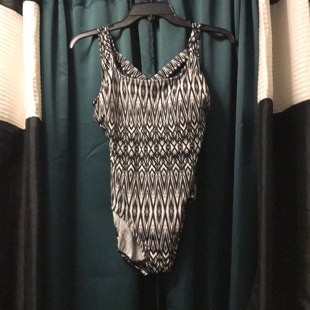 Le Cove One Piece Bathing Suite!